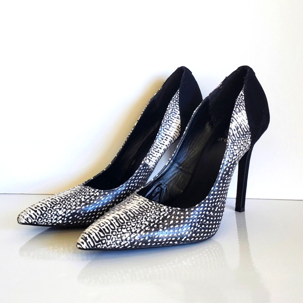 GUESS Black & White Snake Print High Heels Pumps
